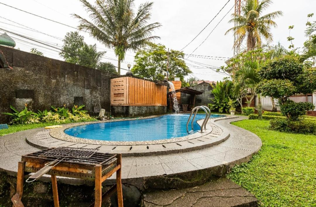 Villa Anjung Balak Cisarua Eksteriør bilde
